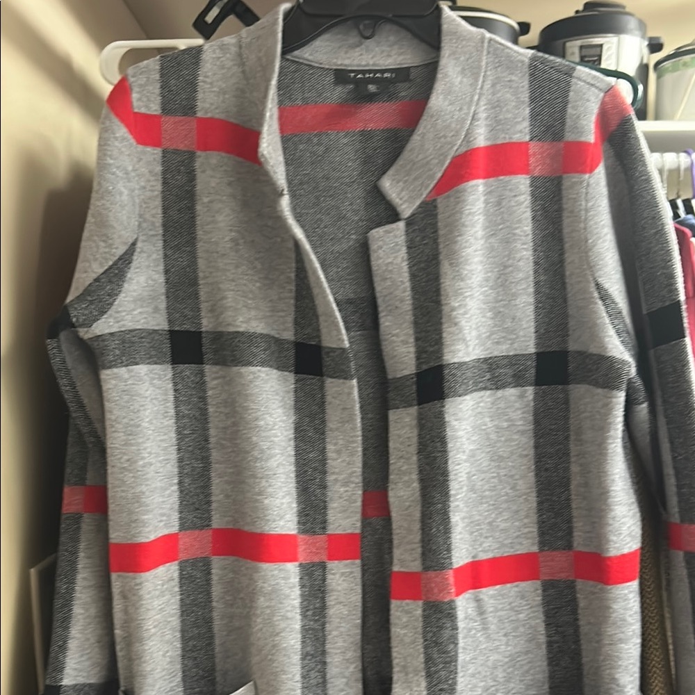 Tahari Gray and Red Knit Sweater Cardigan EUC - Picture 4 of 4
